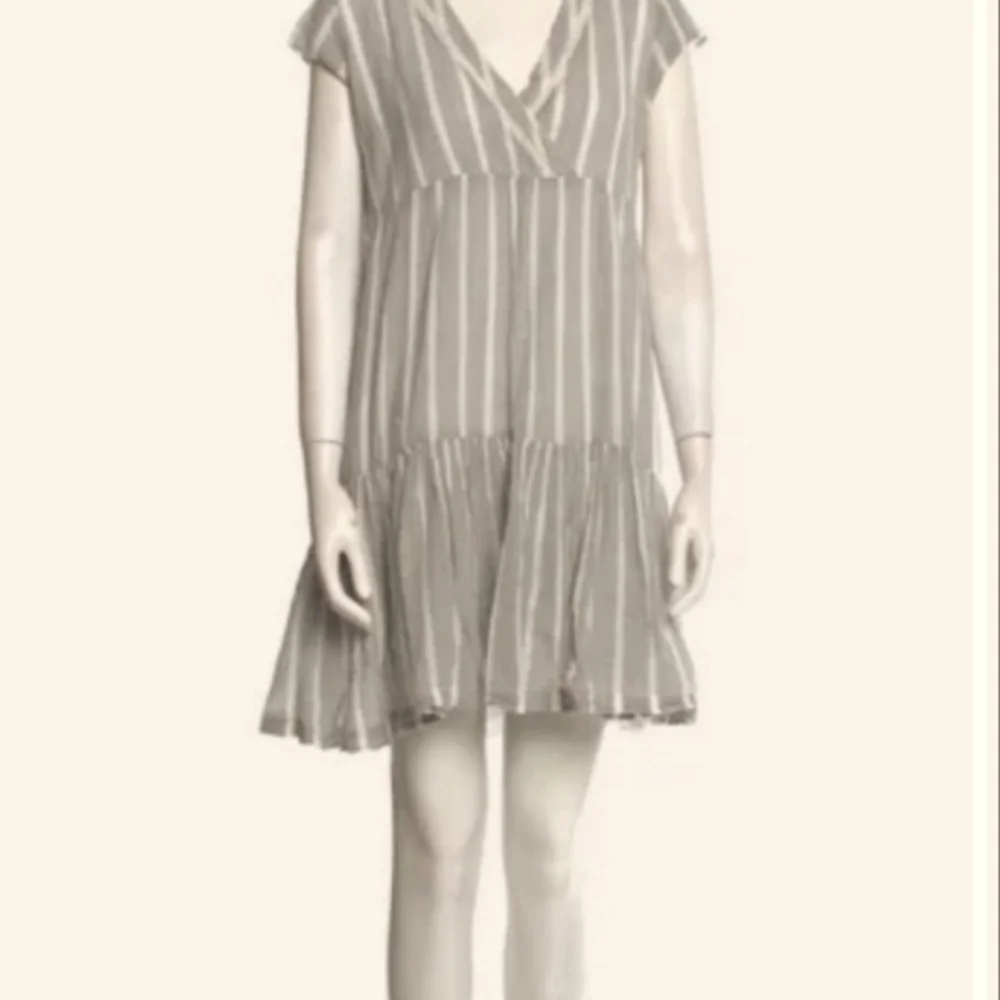 DRESS - Picture 1 of 2